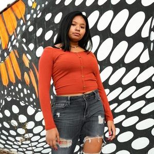 Meet your Posher, Melia